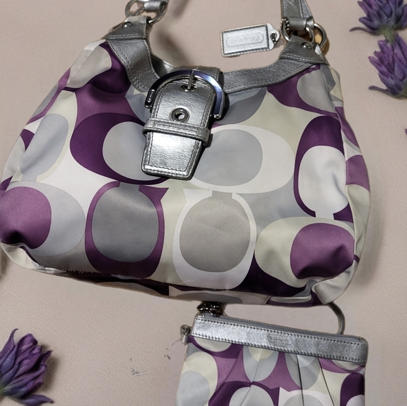 Coach 2 Piece Hobo SATEEN Scarf Print. 2011 Purple GREY SILVER AND WHITE. - Picture 5 of 12